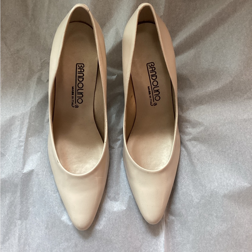 Women’s Lt Cream Pointed-Toe Heel - Size 6 1/2 M